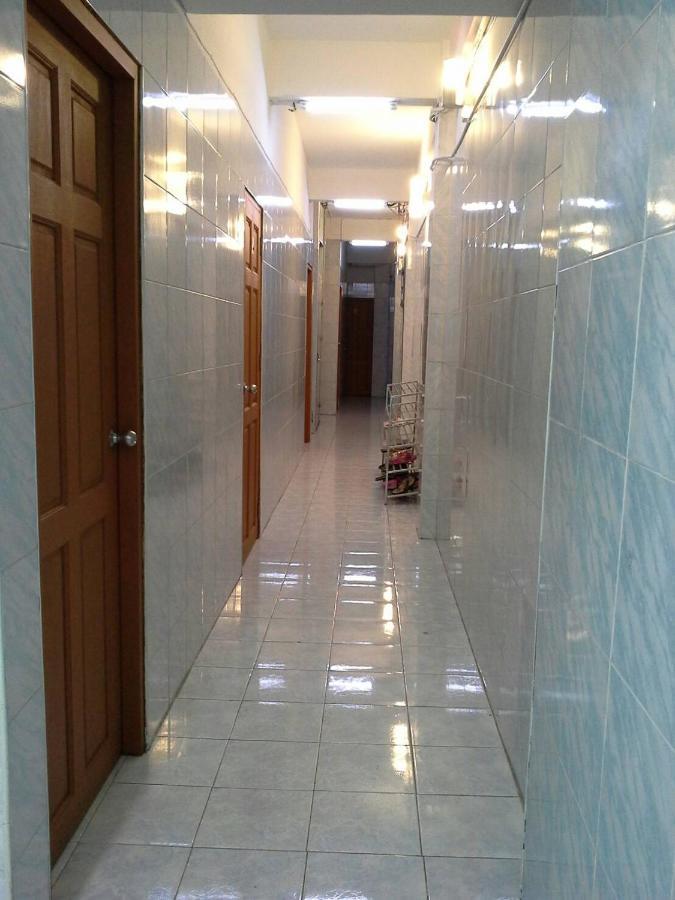 New Central Guesthouse Bangkok Exterior photo