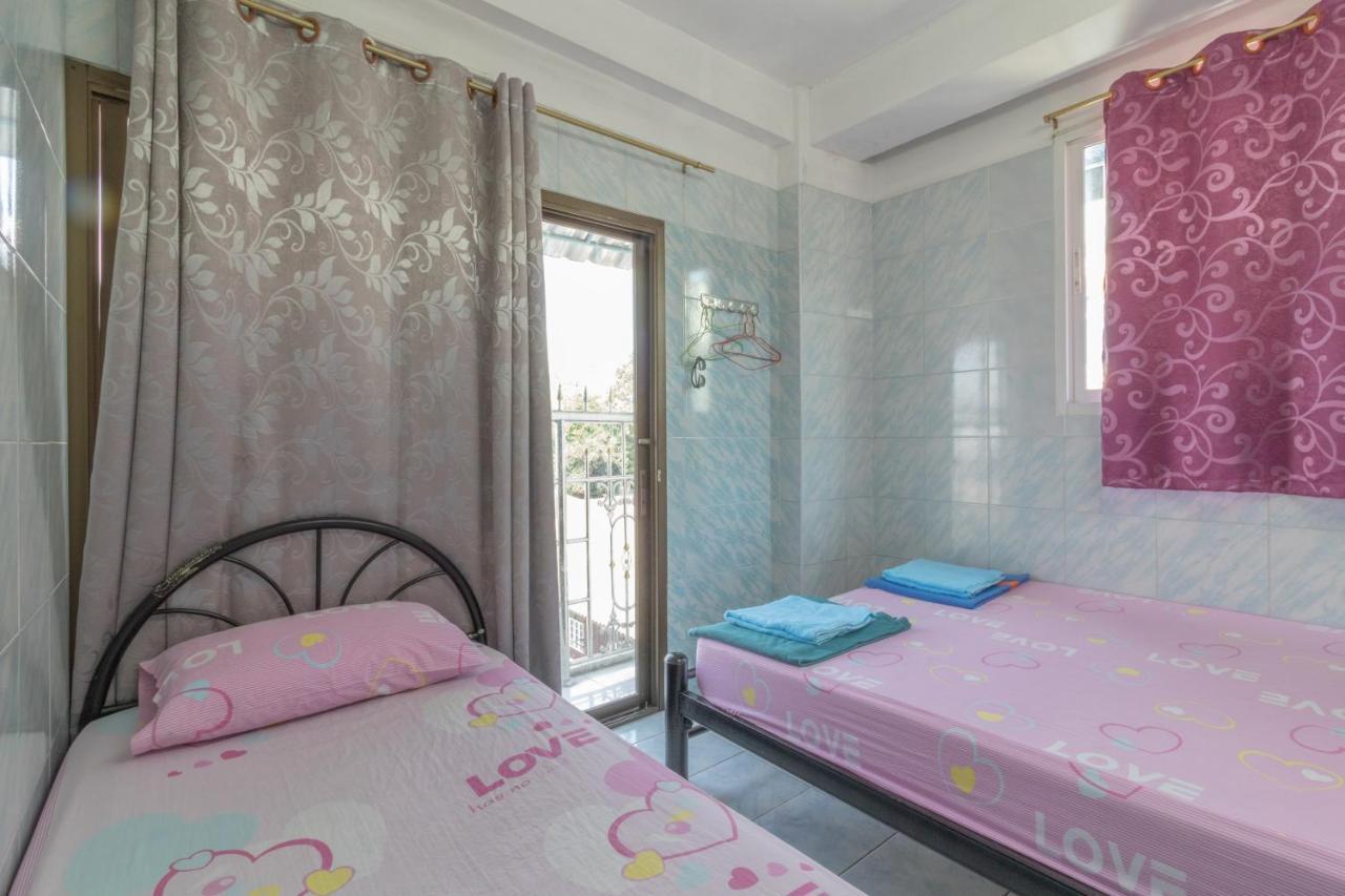 New Central Guesthouse Bangkok Exterior photo