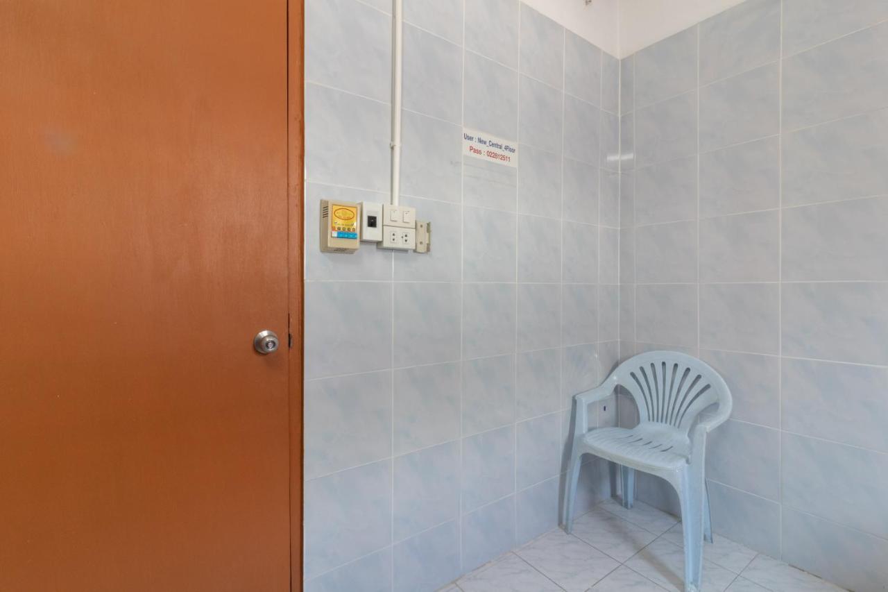 New Central Guesthouse Bangkok Exterior photo