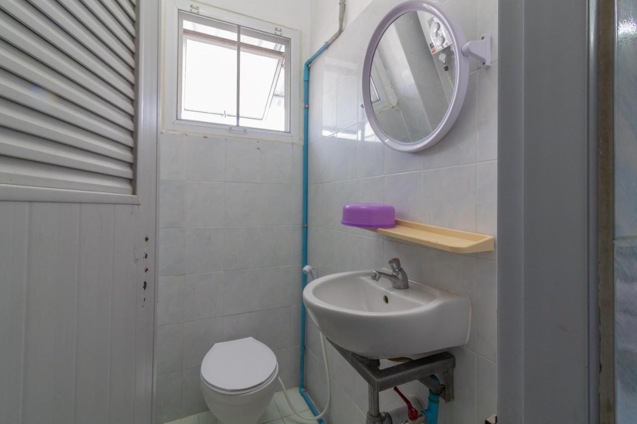 New Central Guesthouse Bangkok Exterior photo